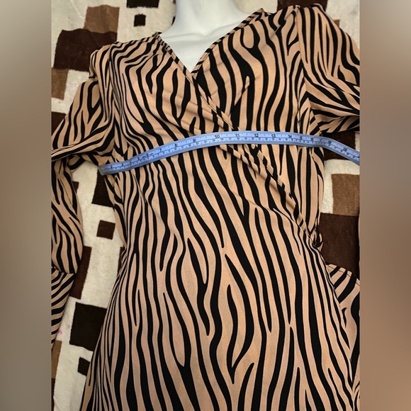Elegant Zebra Print Wrap Dress size S - Picture 5 of 9